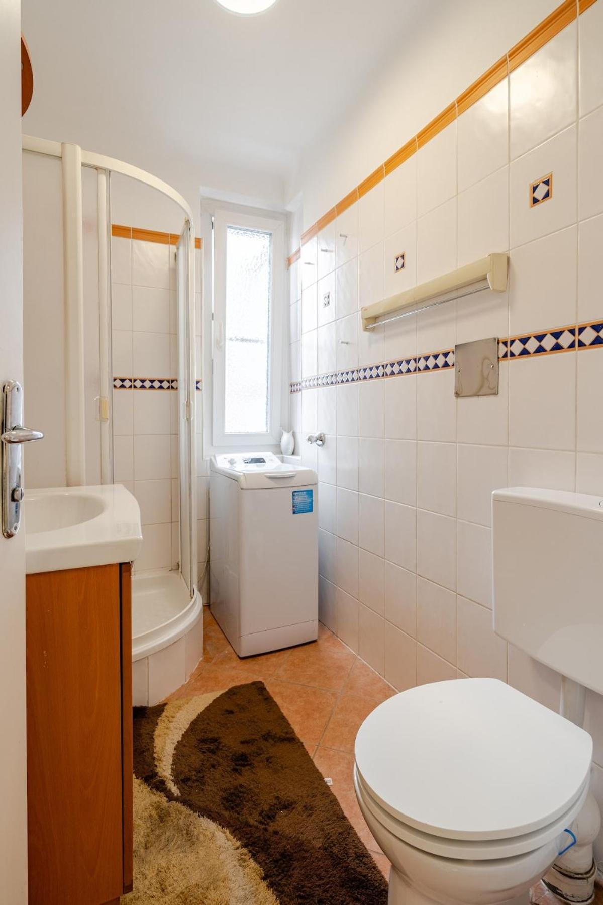Close To Centre And Next To Hbf And Easy From Airport Apartment *