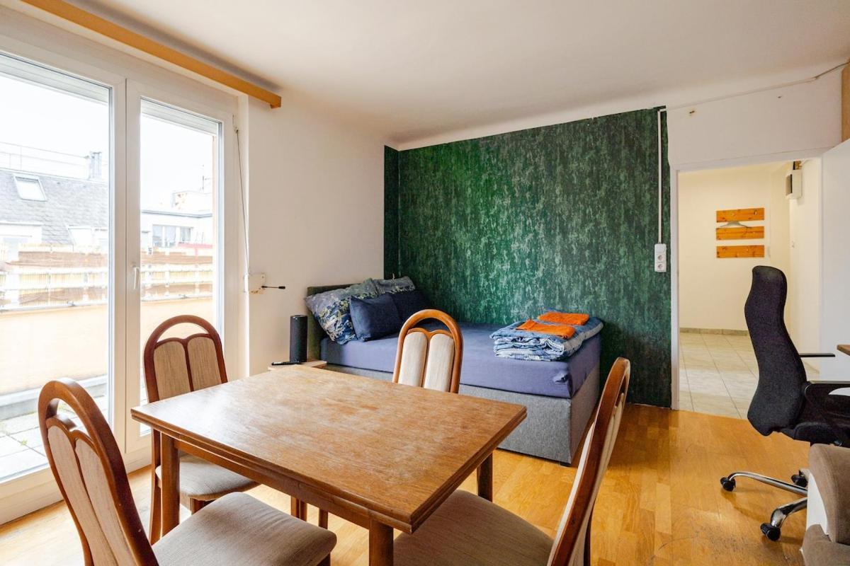 Close To Centre And Next To Hbf And Easy From Airport Apartment Wien