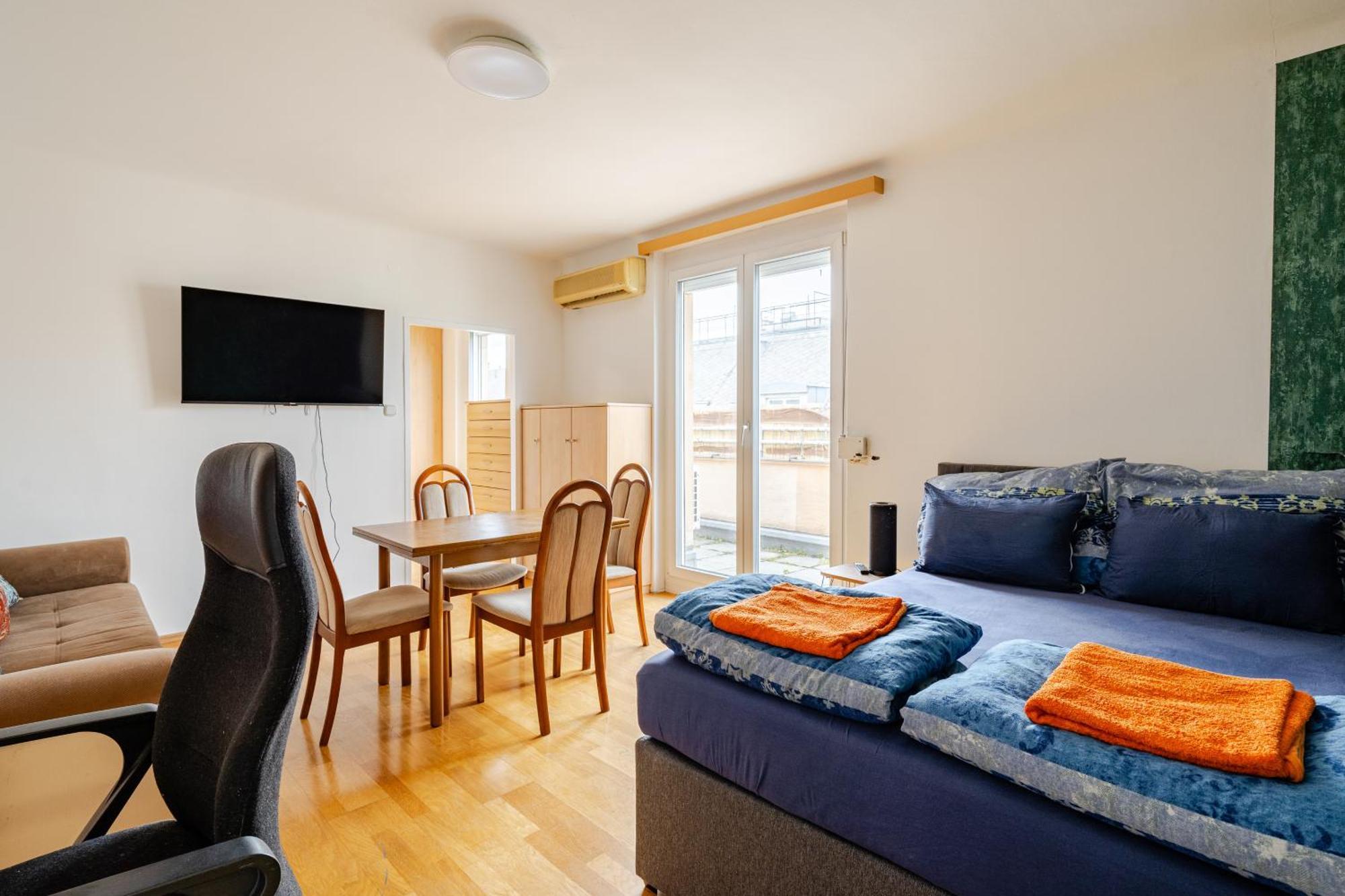 Close To Centre And Next To Hbf And Easy From Airport Apartment Wien